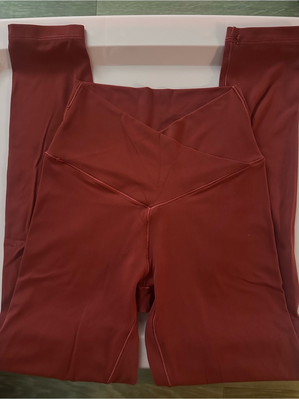 aerie High-Waist Rust Leggings with V-Front Waistband